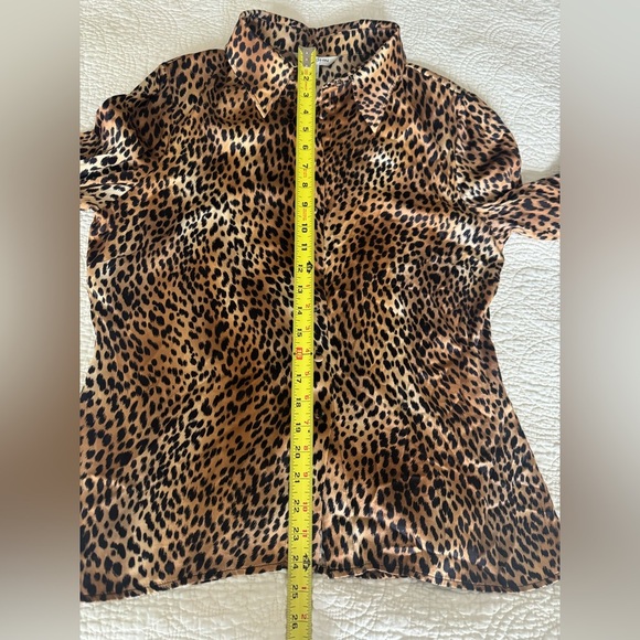 ST. JOHN animal print blouse/shirts - Picture 6 of 6